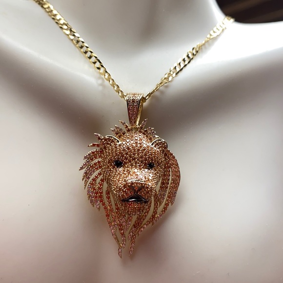14K Lion Pendant Head with 22” Gold Link Chain